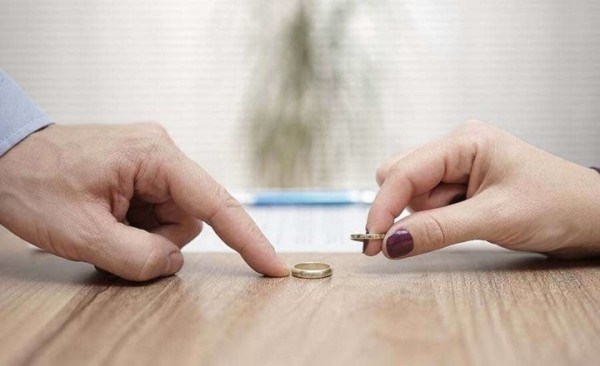 После 8 Марта белорусы стали активно «гуглить» стоимость развода