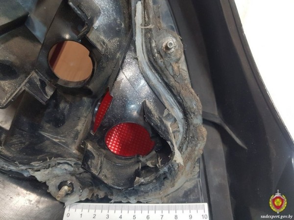 Парень заказал в интернете фонарь и вот что получил. Продавец уверял, что все разбилось во время пересылки