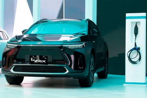 В Китае при покупке Toyota дарят еще одно авто В Китае при покупке Toyota дарят еще одно авто