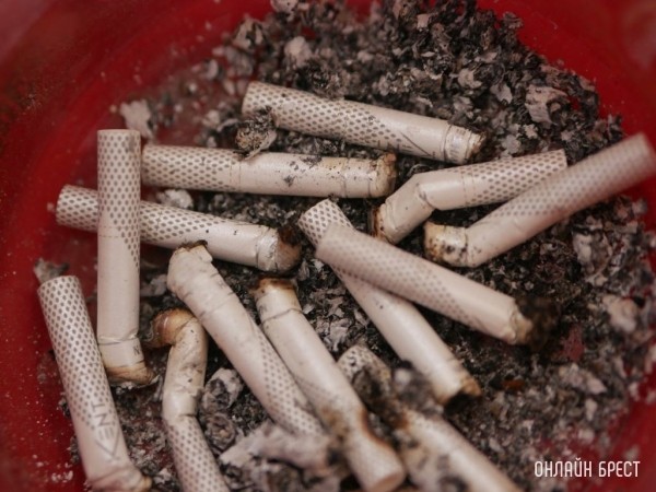 В Беларуси монтажник мыл руки растворителем и курил. Что было дальше