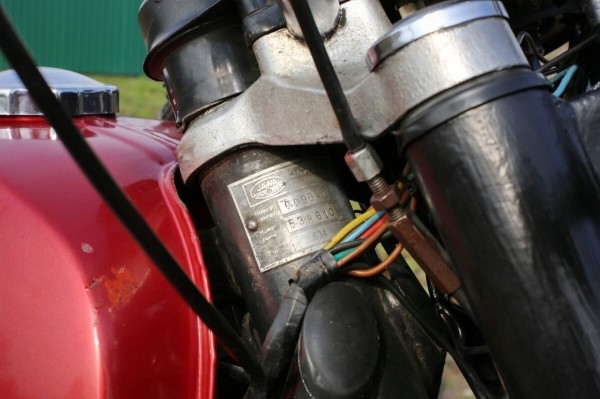 Белорус продает «Яву» за 1 500 долларов по курсу Белорус продает «Яву» за 1 500 долларов по курсу