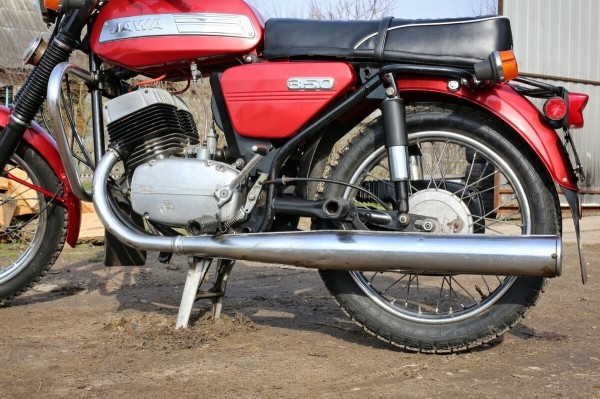 Белорус продает «Яву» за 1 500 долларов по курсу Белорус продает «Яву» за 1 500 долларов по курсу