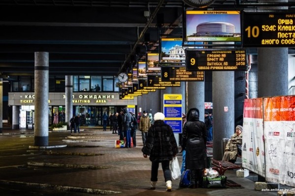«На Варшаву осталось около 3 часов, остальное ушло на границу». Они не думали, что автобусная поездка может быть такой долгой