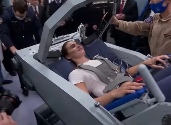 Узнали, как белорусок готовят к полету в космос Узнали, как белорусок готовят к полету в космос