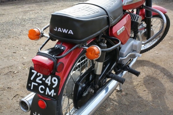 Белорус продает «Яву» за 1 500 долларов по курсу Белорус продает «Яву» за 1 500 долларов по курсу