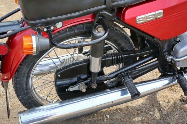 Белорус продает «Яву» за 1 500 долларов по курсу Белорус продает «Яву» за 1 500 долларов по курсу