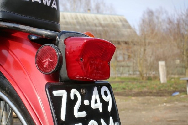 Белорус продает «Яву» за 1 500 долларов по курсу Белорус продает «Яву» за 1 500 долларов по курсу