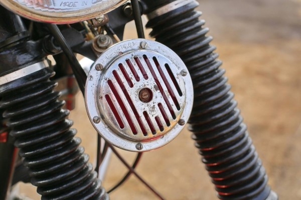 Белорус продает «Яву» за 1 500 долларов по курсу Белорус продает «Яву» за 1 500 долларов по курсу