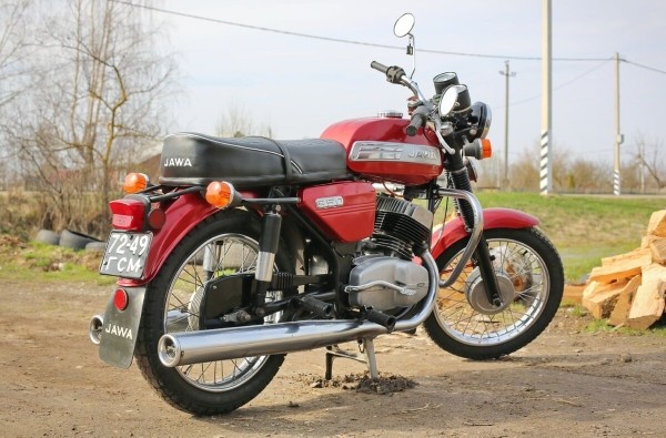 Белорус продает «Яву» за 1 500 долларов по курсу Белорус продает «Яву» за 1 500 долларов по курсу