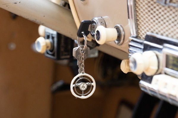 Посмотрите, какую «Волгу» отыскали в гараже у белоруса