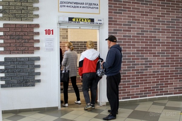 Топовая подборка магазинов на Карьерной в Бресте: мебель, сантехника, керамогранит, декоративный кирпич, штукатурка. Переходи и смотри выгодные предложения