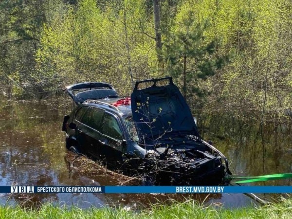 22-летний брестчанин не справился с управлением BMW 22-летний брестчанин не справился с управлением BMW