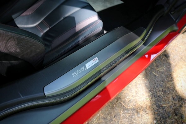 22-летний парень из Жодино купил BMW i8 за $100 тысяч — доволен?