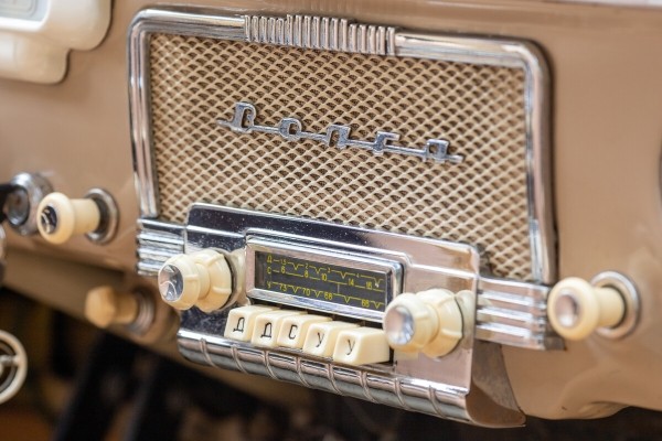 Посмотрите, какую «Волгу» отыскали в гараже у белоруса