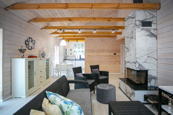 570 долларов за квадрат. Как выглядит и как устроен дом, построенный всего за 4 месяца 570 долларов за квадрат. Как выглядит и как устроен дом, построенный всего за 4 месяца