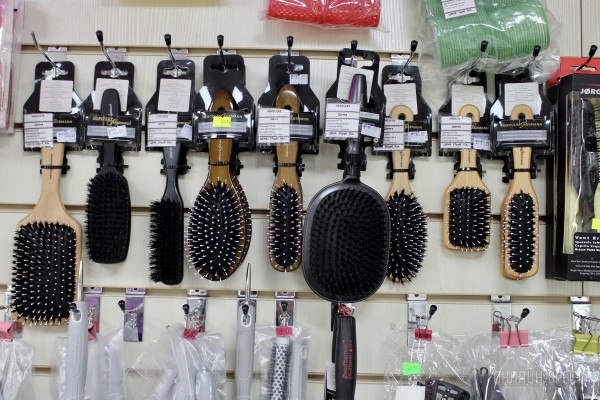 Вот что значит профессиональный уход для волос! Вместе оцениваем большой ассортимент инструментов и косметики в парикмахерском магазине «PROFISTYLE.BY» в Бресте