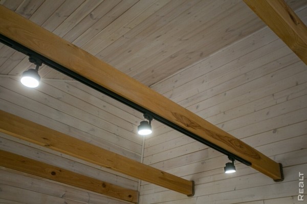 570 долларов за квадрат. Как выглядит и как устроен дом, построенный всего за 4 месяца 570 долларов за квадрат. Как выглядит и как устроен дом, построенный всего за 4 месяца