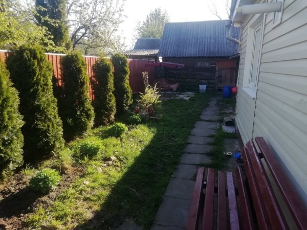 Муж ушел из семьи и оставил кредит — спас свой дом с огородом. Белоруски рассказали, как и почему переехали за город