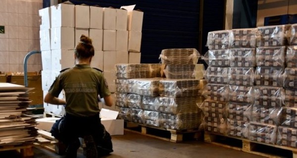 На польско-белорусской границе пресечена контрабанда сигарет на сумму 900 тысяч долларов