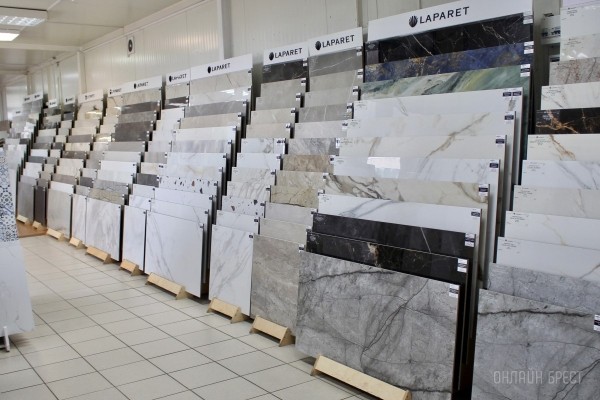 Топовая подборка магазинов на Карьерной в Бресте: мебель, сантехника, керамогранит, декоративный кирпич, штукатурка. Переходи и смотри выгодные предложения