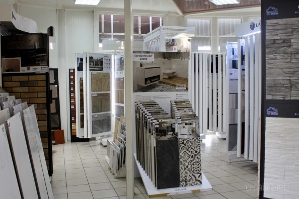 Топовая подборка магазинов на Карьерной в Бресте: мебель, сантехника, керамогранит, декоративный кирпич, штукатурка. Переходи и смотри выгодные предложения