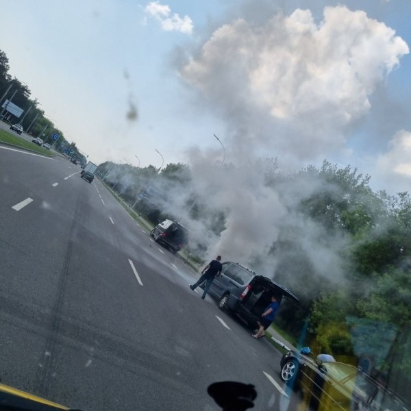 В Бресте на Московской горел автомобиль