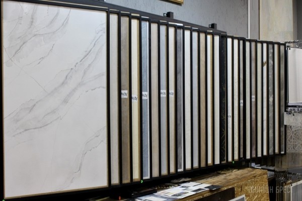 Топовая подборка магазинов на Карьерной в Бресте: мебель, сантехника, керамогранит, декоративный кирпич, штукатурка. Переходи и смотри выгодные предложения