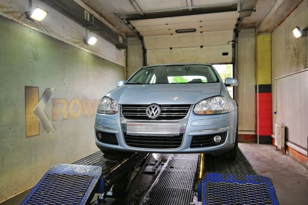 «Брал новым у дилера в 2009 году». Белорус показал VW Jetta 1.9 TDI, который до сих пор обслуживает у «официалов»