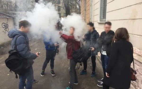 Торговать жидкостью для вейпов с 1 июля можно будет, только имея лицензию