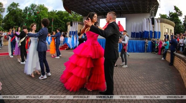 Выпускной вечер в Бресте. Фоторепортаж