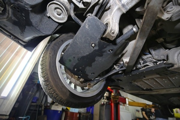 «За рулевую рейку — 850 евро, ступичный подшипник — $250». Белорус о владении BMW 530e (G30) и его обслуживании