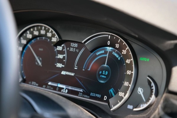 «За рулевую рейку — 850 евро, ступичный подшипник — $250». Белорус о владении BMW 530e (G30) и его обслуживании