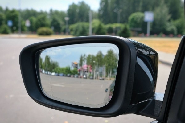 «За рулевую рейку — 850 евро, ступичный подшипник — $250». Белорус о владении BMW 530e (G30) и его обслуживании