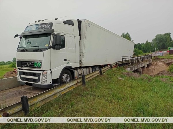На Гомельщине обрушилось перекрытие моста На Гомельщине обрушилось перекрытие моста