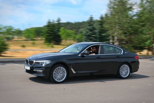 «За рулевую рейку — 850 евро, ступичный подшипник — $250». Белорус о владении BMW 530e (G30) и его обслуживании