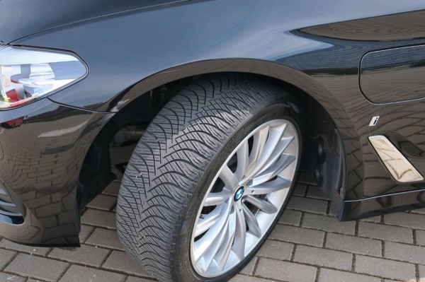 «За рулевую рейку — 850 евро, ступичный подшипник — $250». Белорус о владении BMW 530e (G30) и его обслуживании