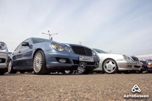 «Нет года выпуска, есть состояние». В Беларуси владельцы старых Mercedes собрались на большую встречу