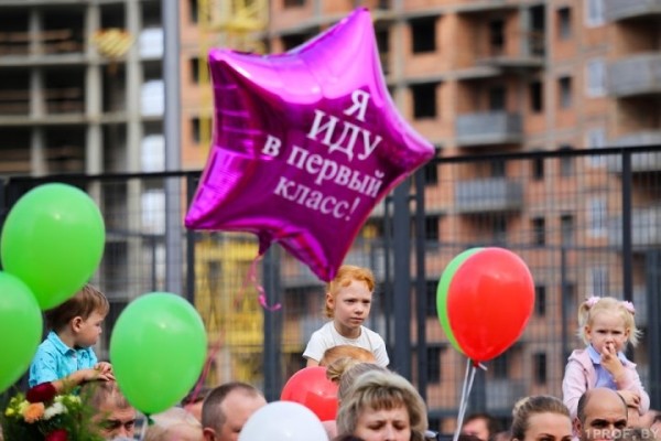 Ребенок идет в первый класс: когда и куда обращаться, какие документы понадобятся