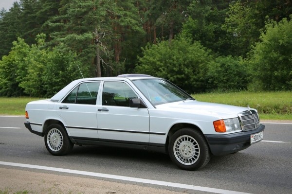 По прозвищу Baby-Benz. Показываем идеально сохранившийся Mercedes W201