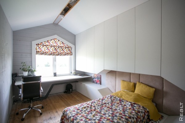 «Хочешь дешевле — сделай сам». Ландшафтный дизайнер показала свой стильный дом под Минском