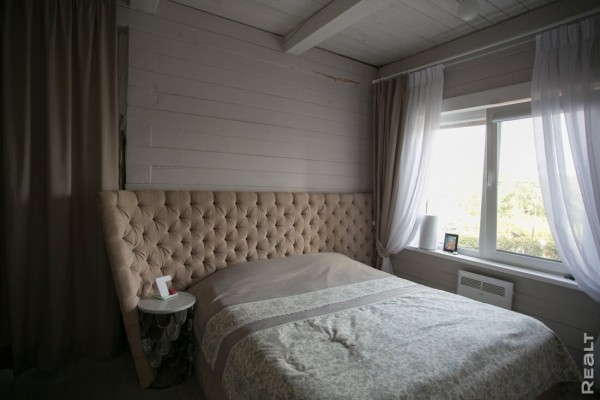 «Хочешь дешевле — сделай сам». Ландшафтный дизайнер показала свой стильный дом под Минском