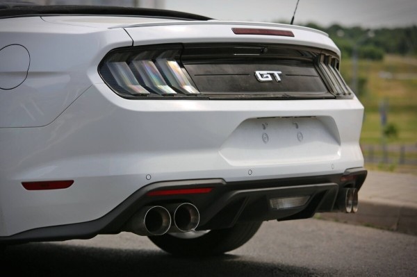 «Геометрия не пострадала, безопасность — целая». Белорус привёз из Америки 466-сильный Ford Mustang GT