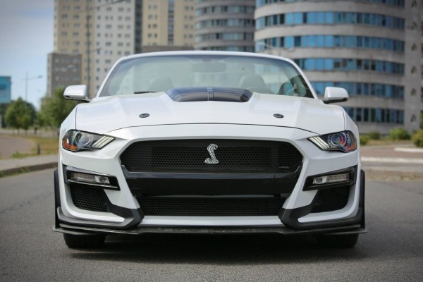 «Геометрия не пострадала, безопасность — целая». Белорус привёз из Америки 466-сильный Ford Mustang GT