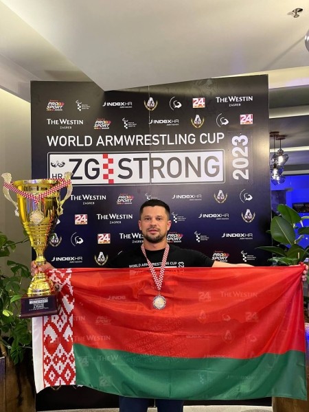 На Кубке мира по армрестлингу в г. Загреб (Хорватия) брестчанин Виктор Братченя взял золото! И не одно!