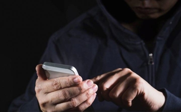 Свидание «в театре» и операция по поимке преступников. Какие схемы интернет-мошенничества сейчас в ходу