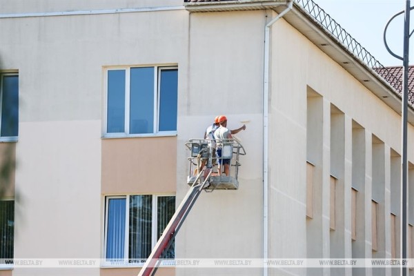 Обновленный фонтан, ремонт жилья и дорог: в Ганцевичах завершают подготовку к областным «Дажынкам» Обновленный фонтан, ремонт жилья и дорог: в Ганцевичах завершают подготовку к областным «Дажынкам»