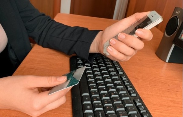 Четверо жителей Барановичей пострадали от мошенников в Инстаграме Четверо жителей Барановичей пострадали от мошенников в Инстаграме