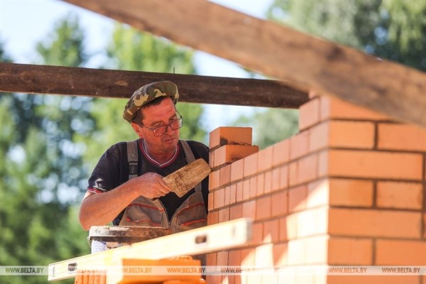 Обновленный фонтан, ремонт жилья и дорог: в Ганцевичах завершают подготовку к областным «Дажынкам» Обновленный фонтан, ремонт жилья и дорог: в Ганцевичах завершают подготовку к областным «Дажынкам»