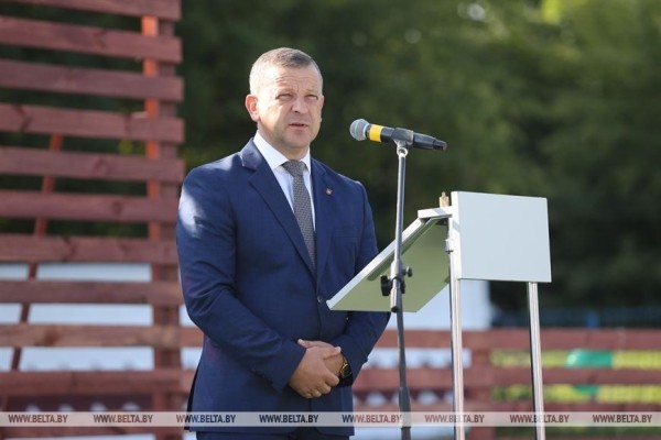 Заинтересовать спортом и найти таланты. Площадку для игры в мини-футбол открыли в Городище Барановичского района