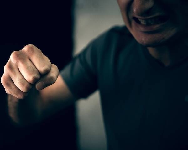 Белорус сломал парню нос и возмещал больнице расходы за его лечение Белорус сломал парню нос и возмещал больнице расходы за его лечение